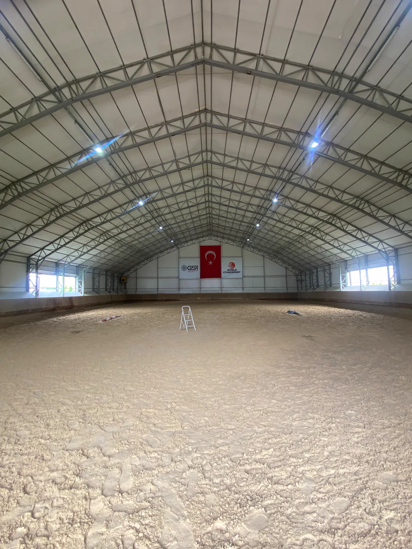 Kapalı Manej – Geleneksel Sporlar GSK